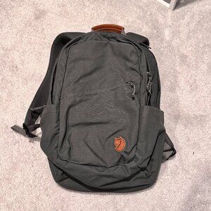 Fjallraven Raven Backpack 20L, Gray